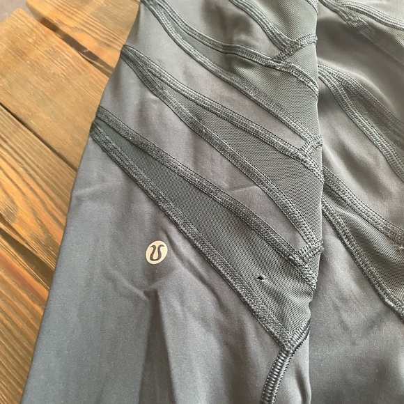 Lululemon Motionful 7/8 Tight in Submarine - Picture 6 of 10